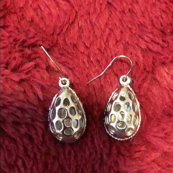Francesca’s Drop Earrings - Picture 2 of 2